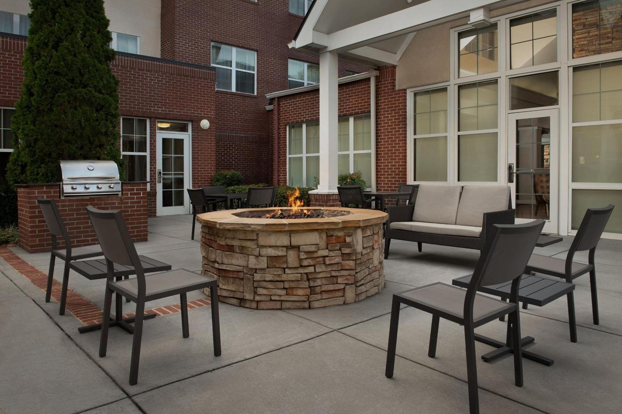 Residence Inn By Marriott Greensboro Airport Buitenkant foto