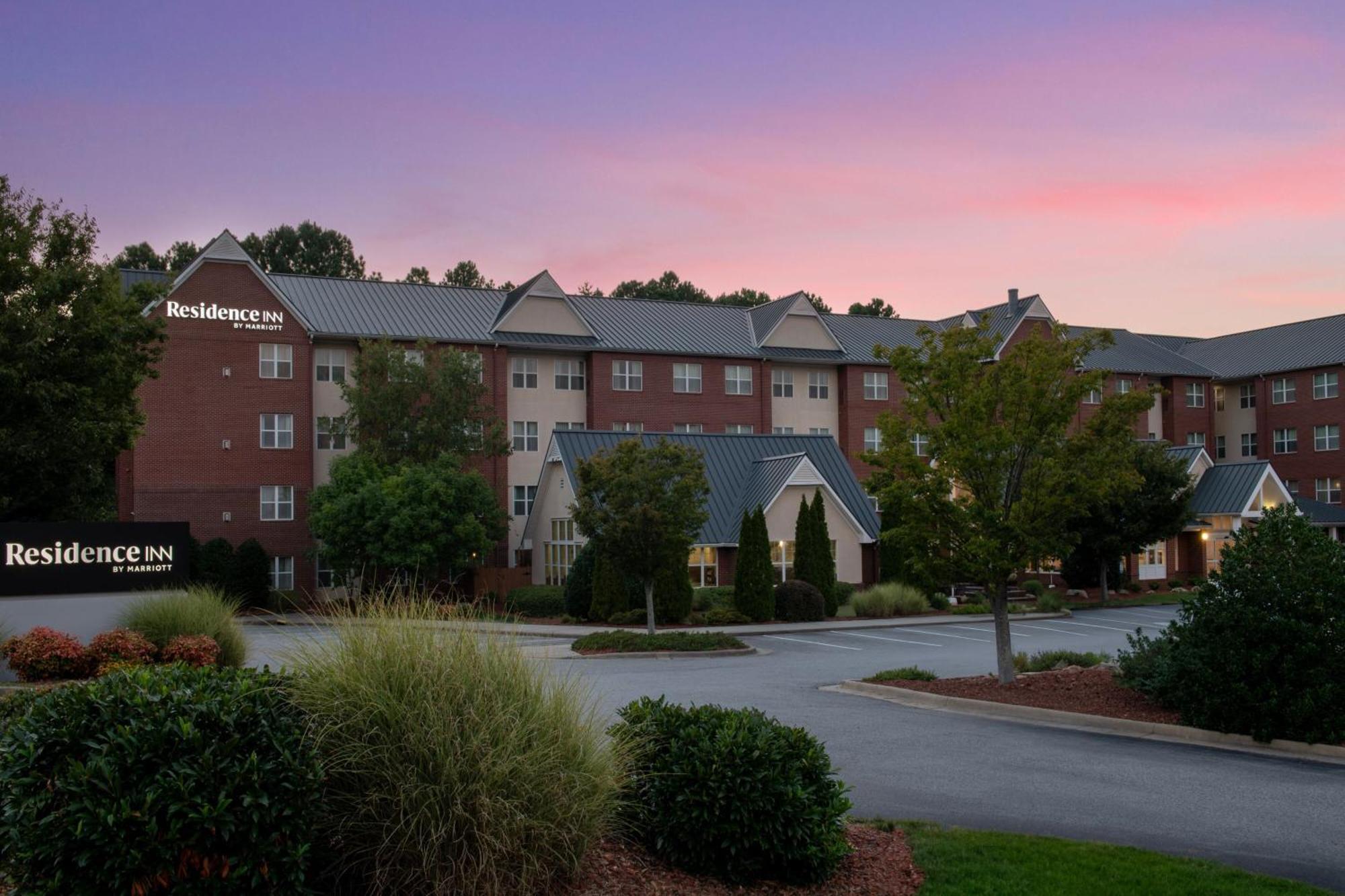Residence Inn By Marriott Greensboro Airport Buitenkant foto