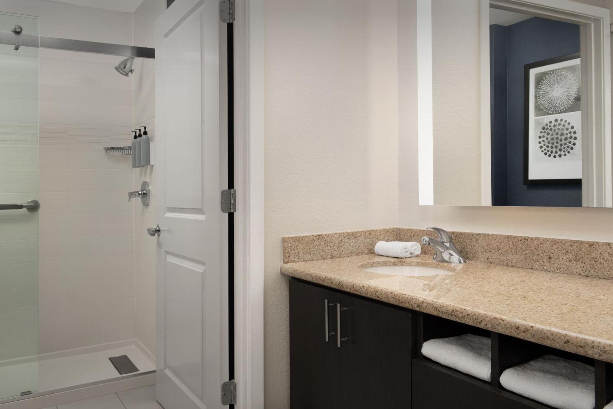 Residence Inn By Marriott Greensboro Airport Buitenkant foto