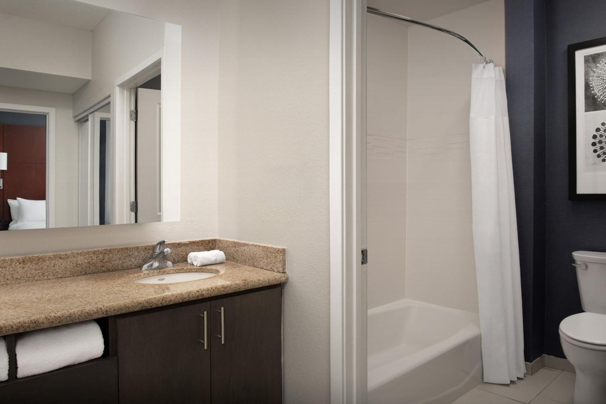 Residence Inn By Marriott Greensboro Airport Buitenkant foto